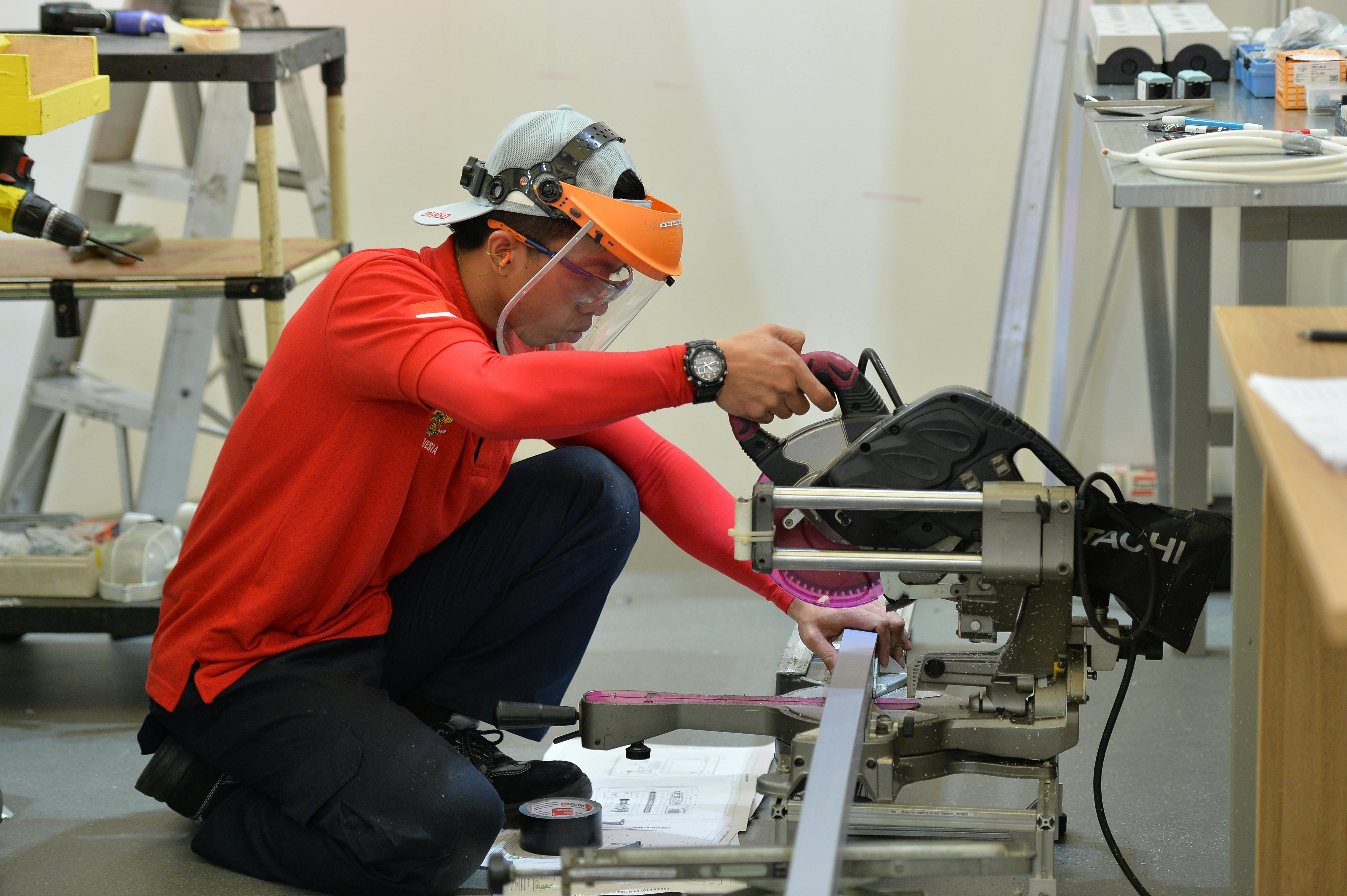 Piła brzeszczotowa – precyzyjne narzędzie do cięcia metalu i stali